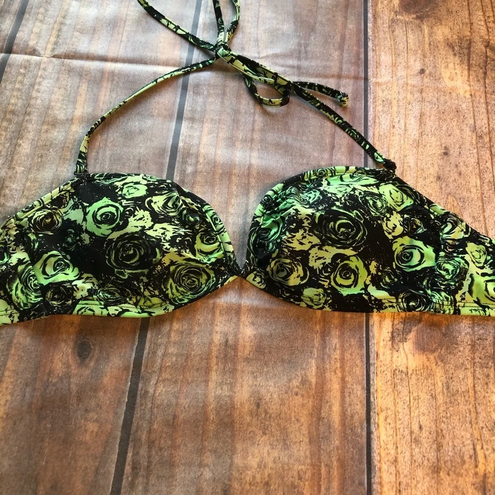 💜💜 Green and Black Floral Bikini Top Lightly Padded Size M